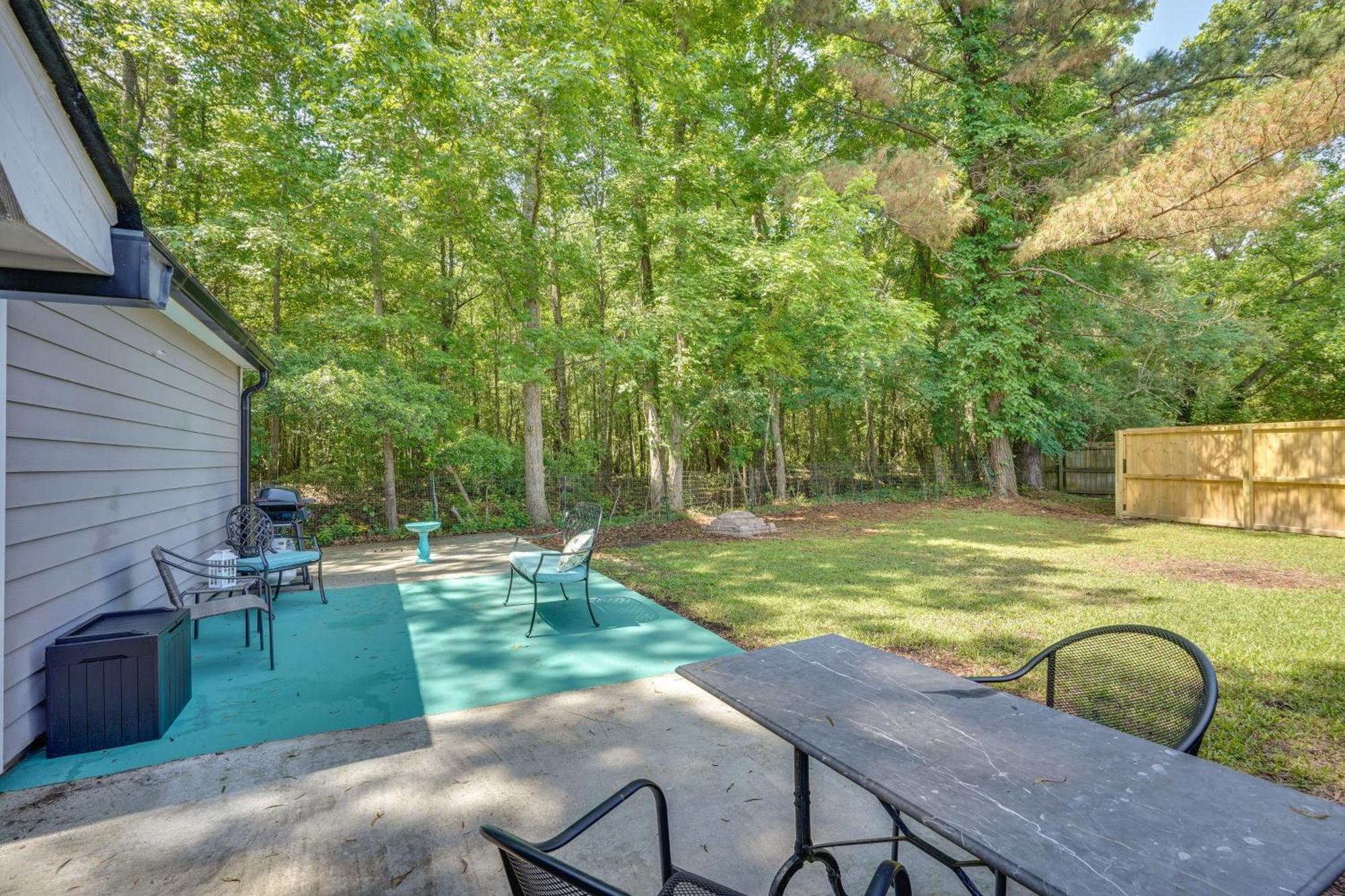 Cozy Goose Creek Escape With Patio And Grill Villa Eksteriør bilde